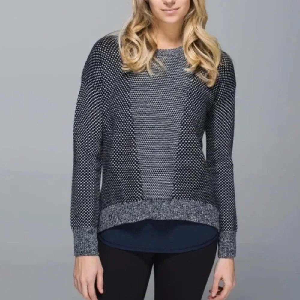 Women's lululemon Yogi Crewneck Sweater Gray/Black Merino Wool EUC